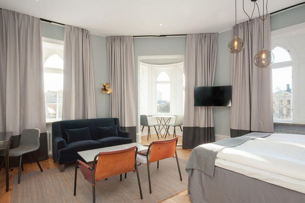 Home Hotel Borgen Йоребру Екстериор снимка