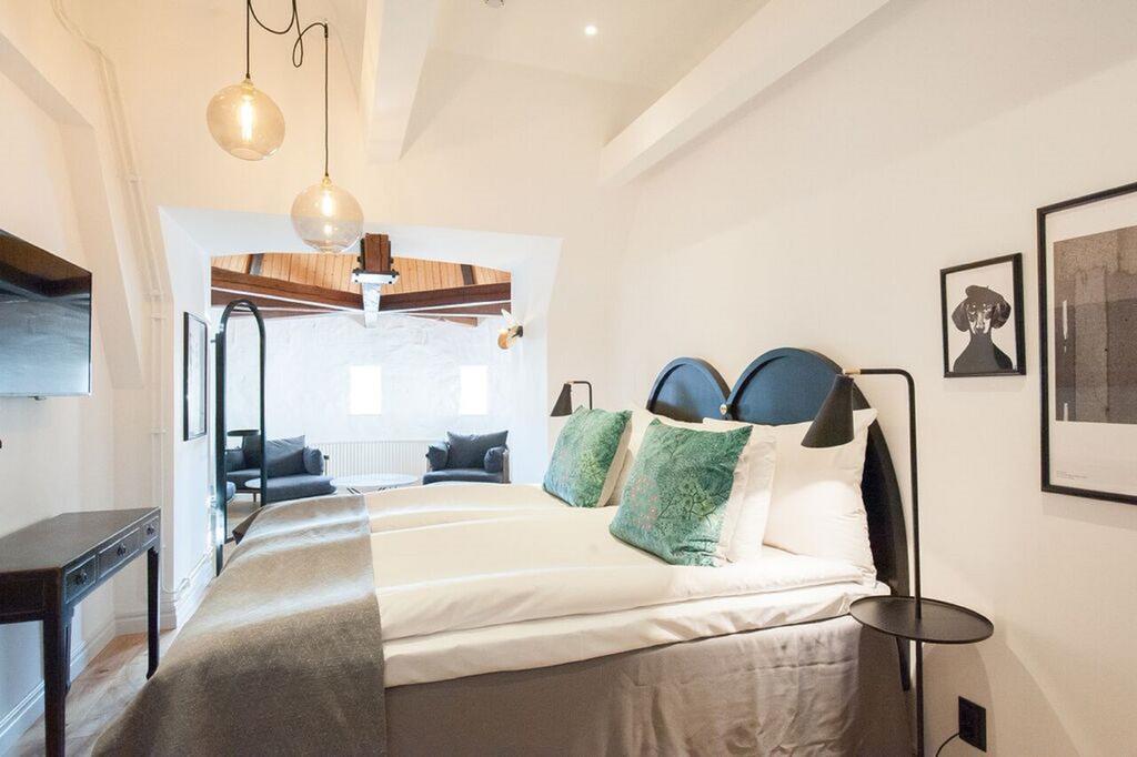 Home Hotel Borgen Йоребру Екстериор снимка