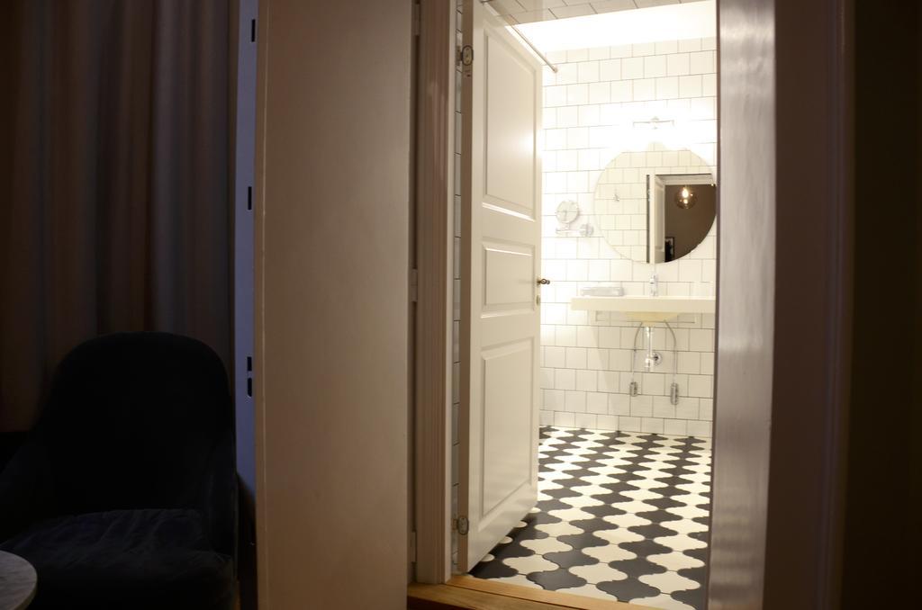 Home Hotel Borgen Йоребру Екстериор снимка
