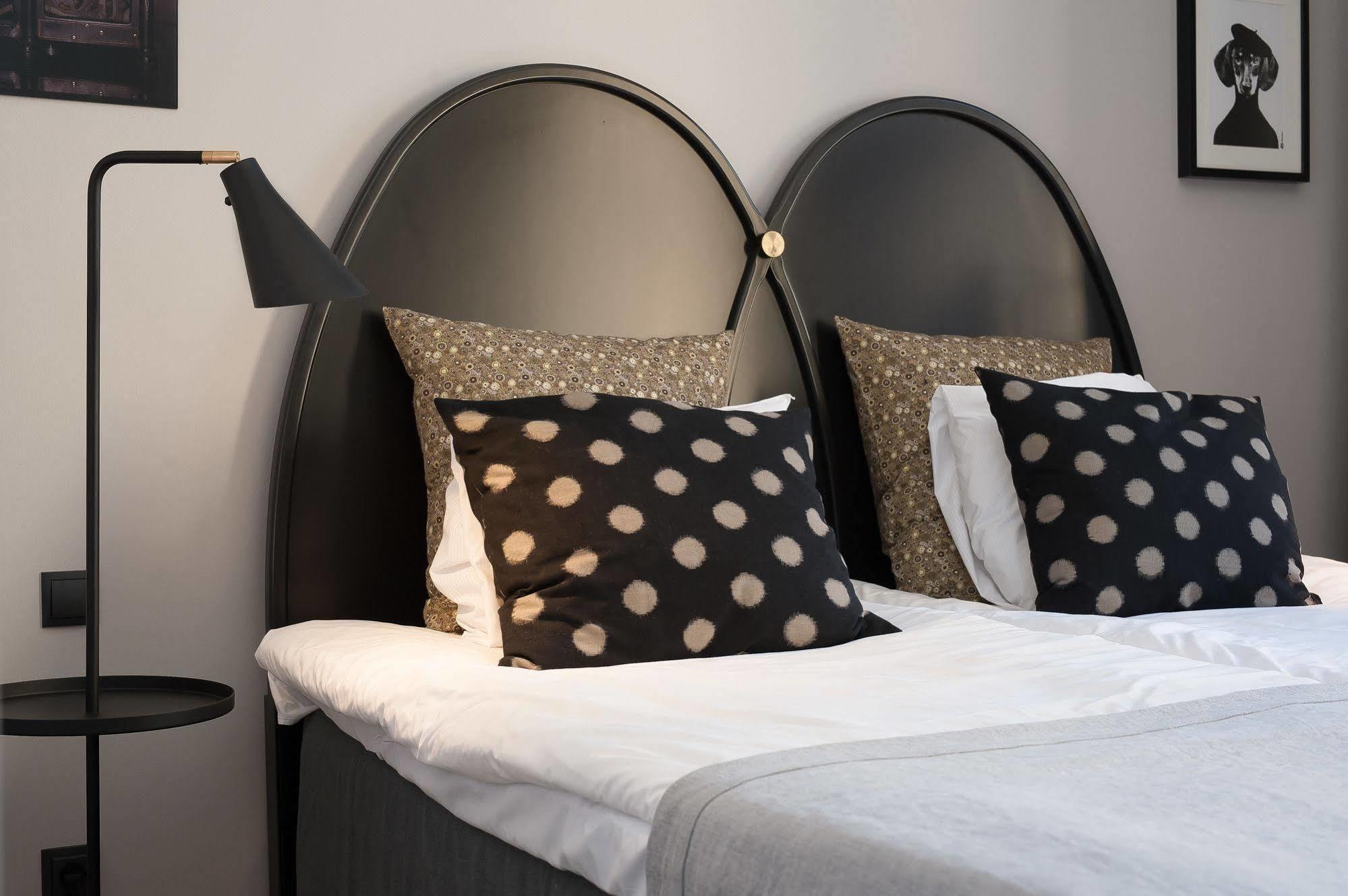 Home Hotel Borgen Йоребру Екстериор снимка